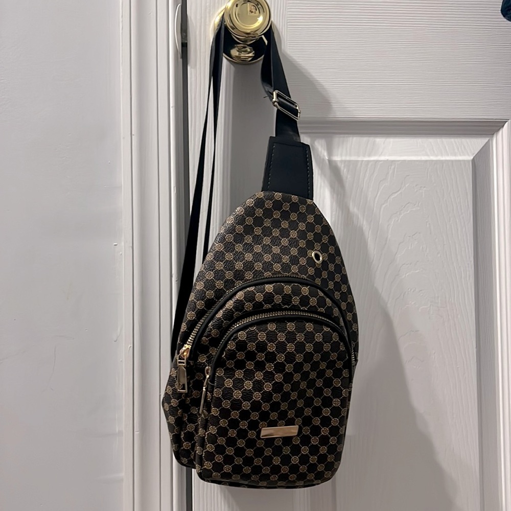 Shein Women Stylish Front Shoulder Bag!